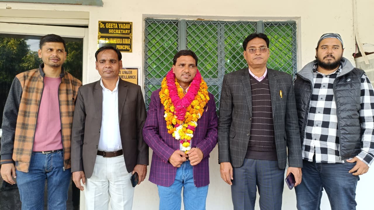 Farewell program of Dr Udaybhan at Bhadawar Vidya Mandir PG College Bah Agra during transfer